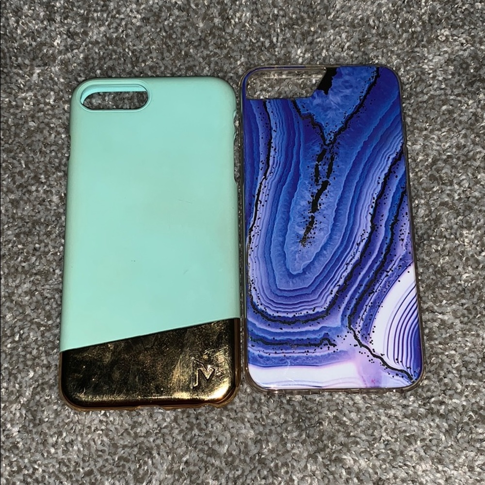 2 IPhone 7 Plus cases